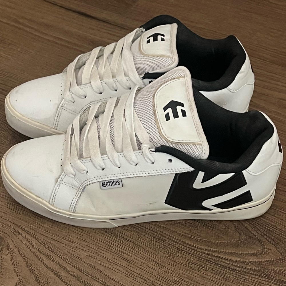 Etnies Men's White and Black Skate Sneakers